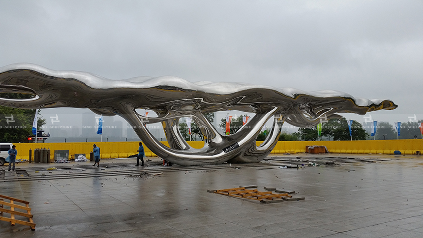 installation-artwork-mirror-stainless-steel-sculpture-dream-boat-najing-train-stataion-sculpture-contemporary-public-art-sculpture.jpg