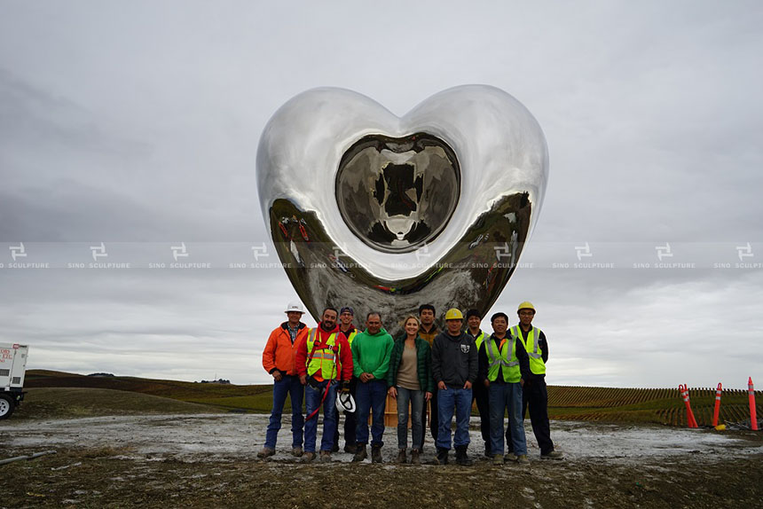 Installation-usa-mirror-stainless-steel-contemporary-art-sculptures.jpg