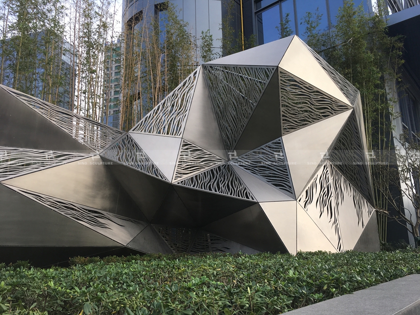 Stainless steel facade, curved shape Hyperboloid facading05.jpg