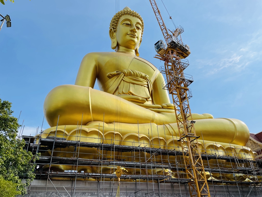 Thai bronze Buddha Statue nearing completion.jpg
