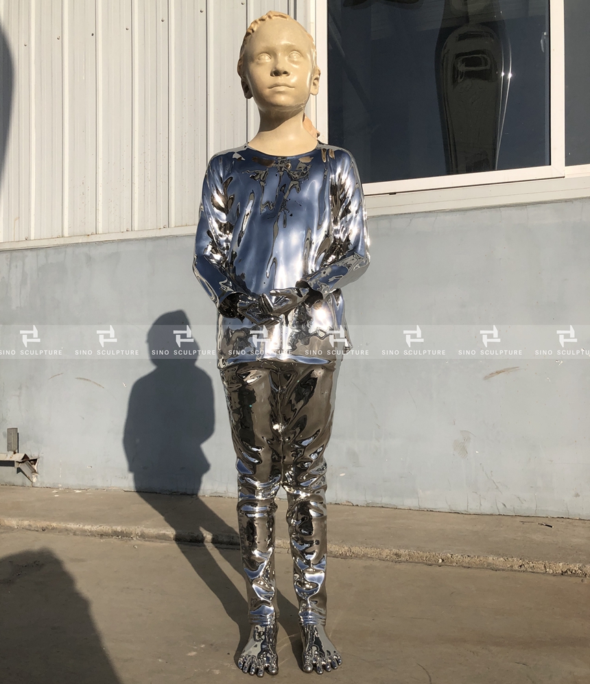 Mirror-Polished-Stainless-Steel-Figure-Sculpture-Completion