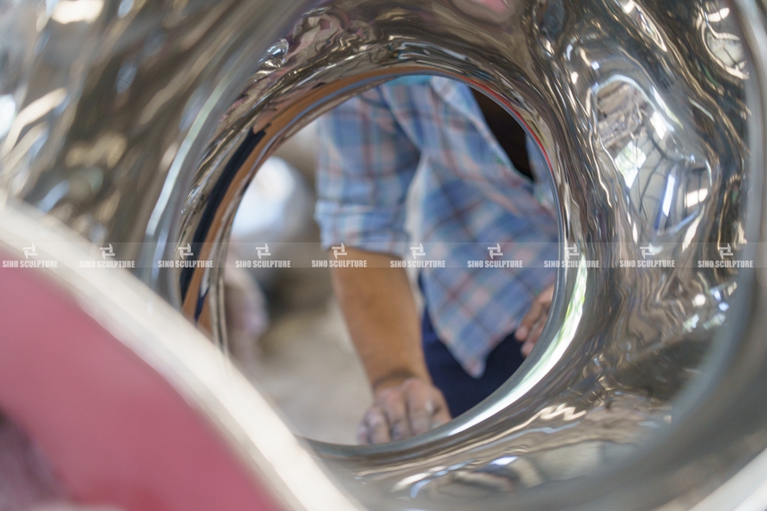 Mirror-And-Painted-Stainless-Steel-Flower-Sculpture-Mirror-Polishing