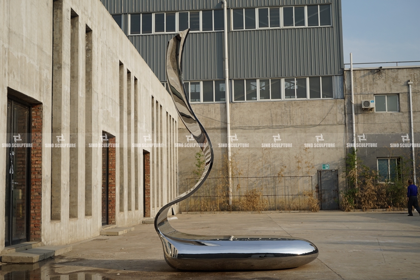 Artistic-Mirror-Stainless-Steel-Seating-Chair-Completion