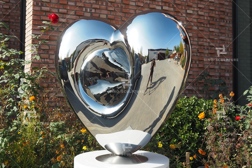 Mirror-Polished-Stainless-Steel-Heart-Shped-Sculpture-Completion