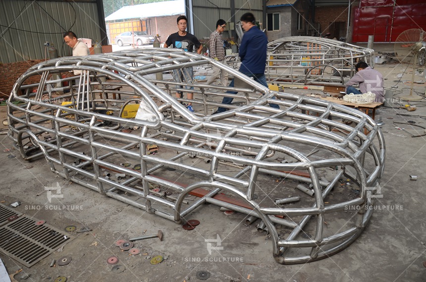 Painted-Stainless-Steel-V-Shaped-Sculpture-Fabrication