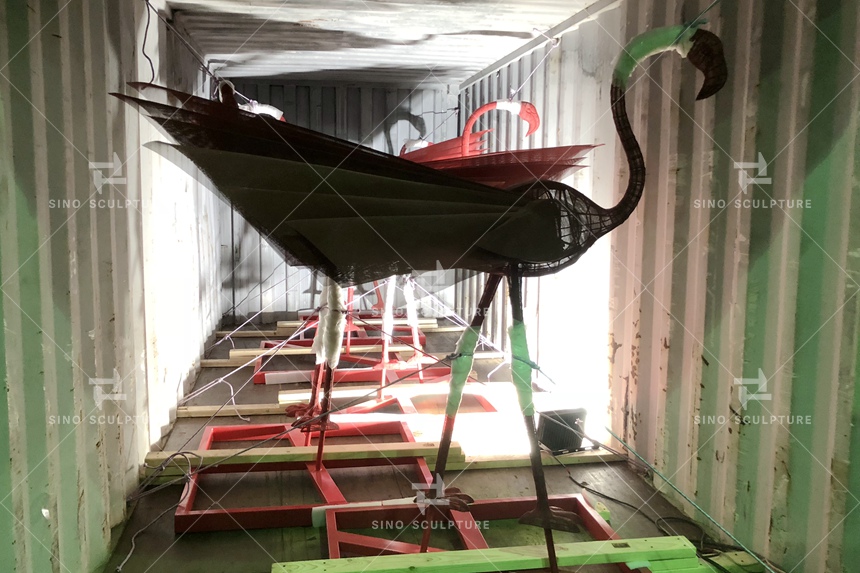 Stainless-Steel-Red-Flamingo-Sculpture-Packing-Shipment