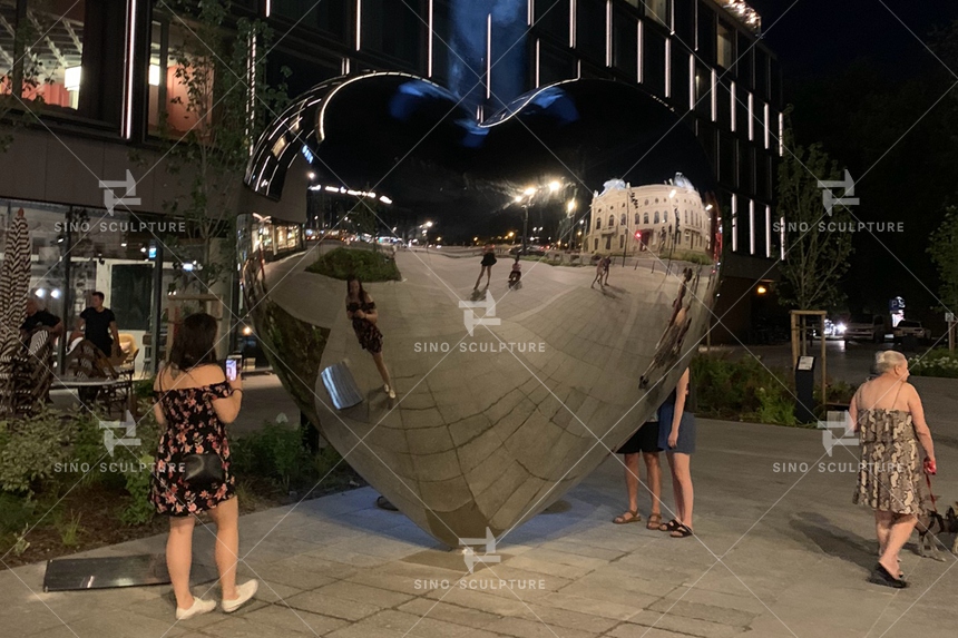 Mirror-Stainless-Steel-Heart-Sculpture-Night-View